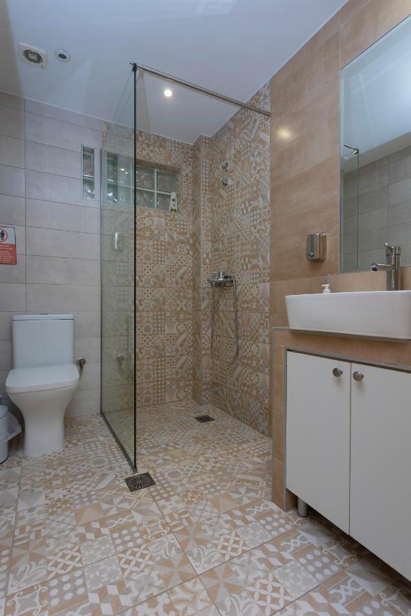 3C'S Apartment Thess :Central, Cosy & Convenient 테살로니키 외부 사진